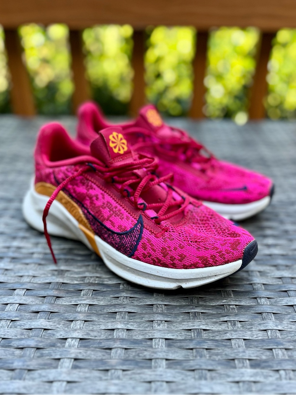 Nike Zero Super Lightweight Magenta Athletic Trainers with Golden Orange Accents